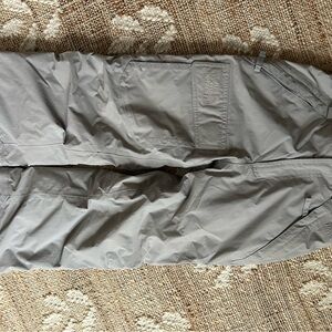 The North Face Kids Gray Snow Pants size 7/8